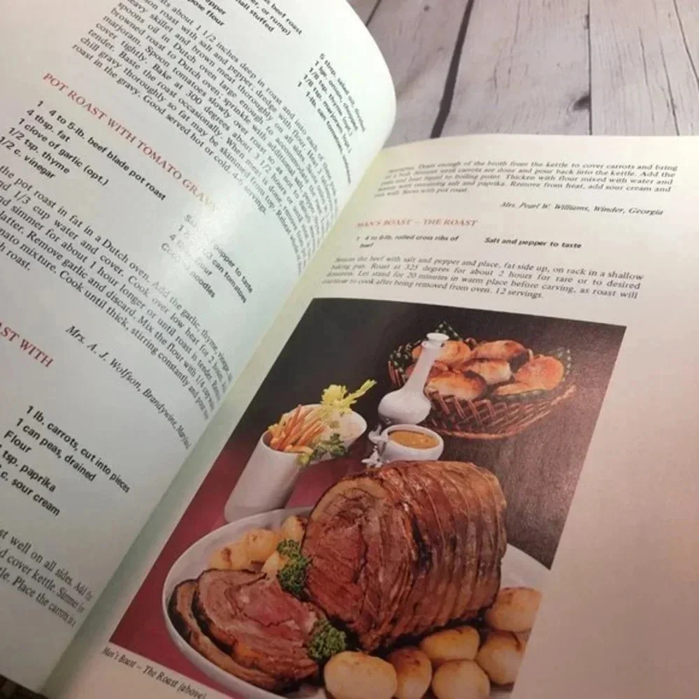 Vintage 1977 Southern Living set cookbook